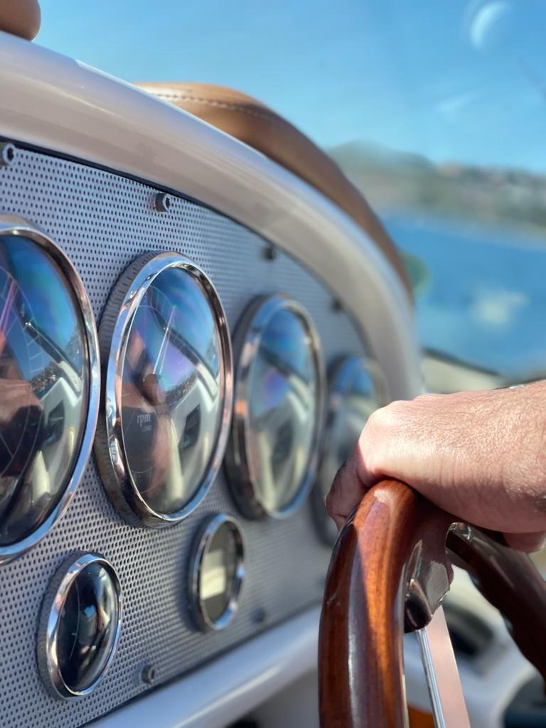 Chris craft 28 Launch