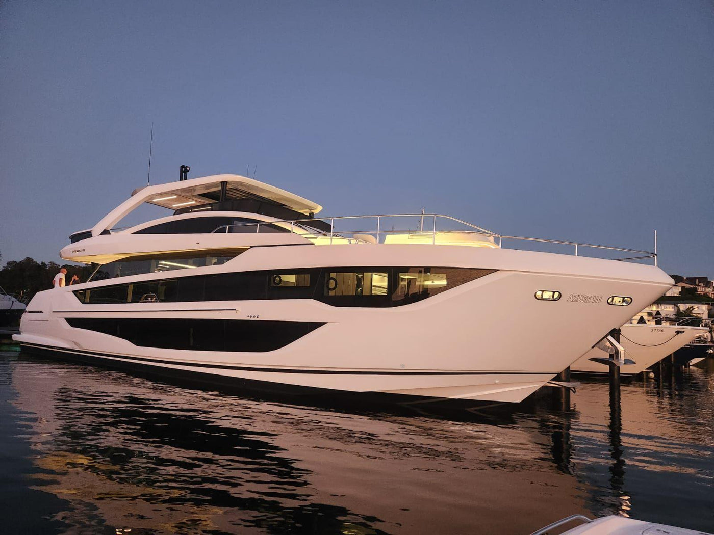 Pearl 82 Flybridge - image 29