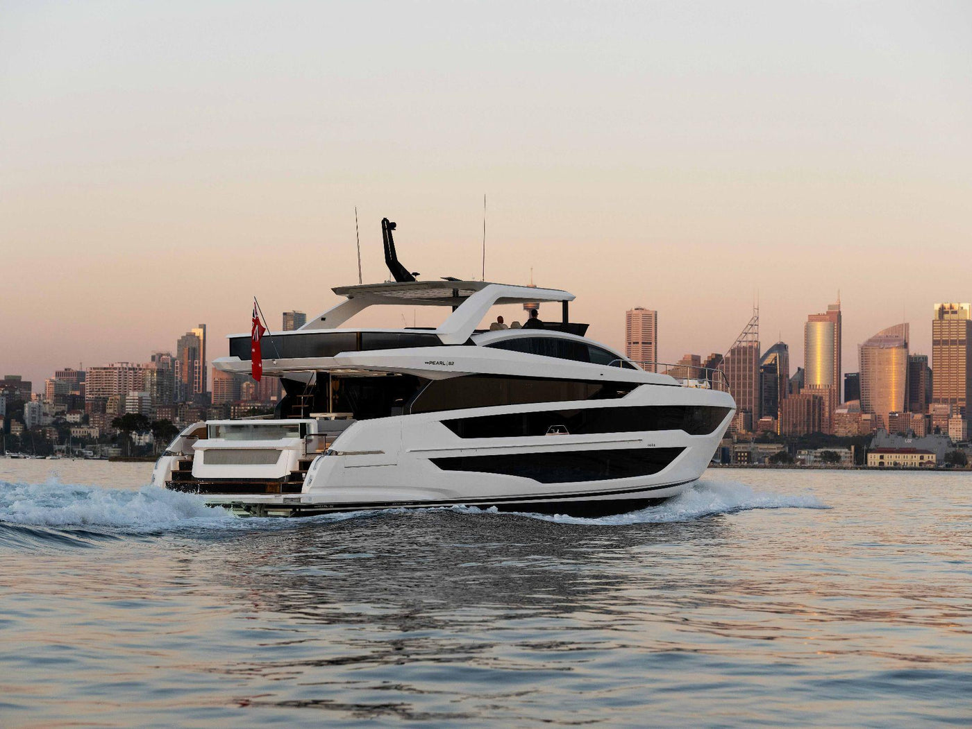 Pearl 82 Flybridge - image 33