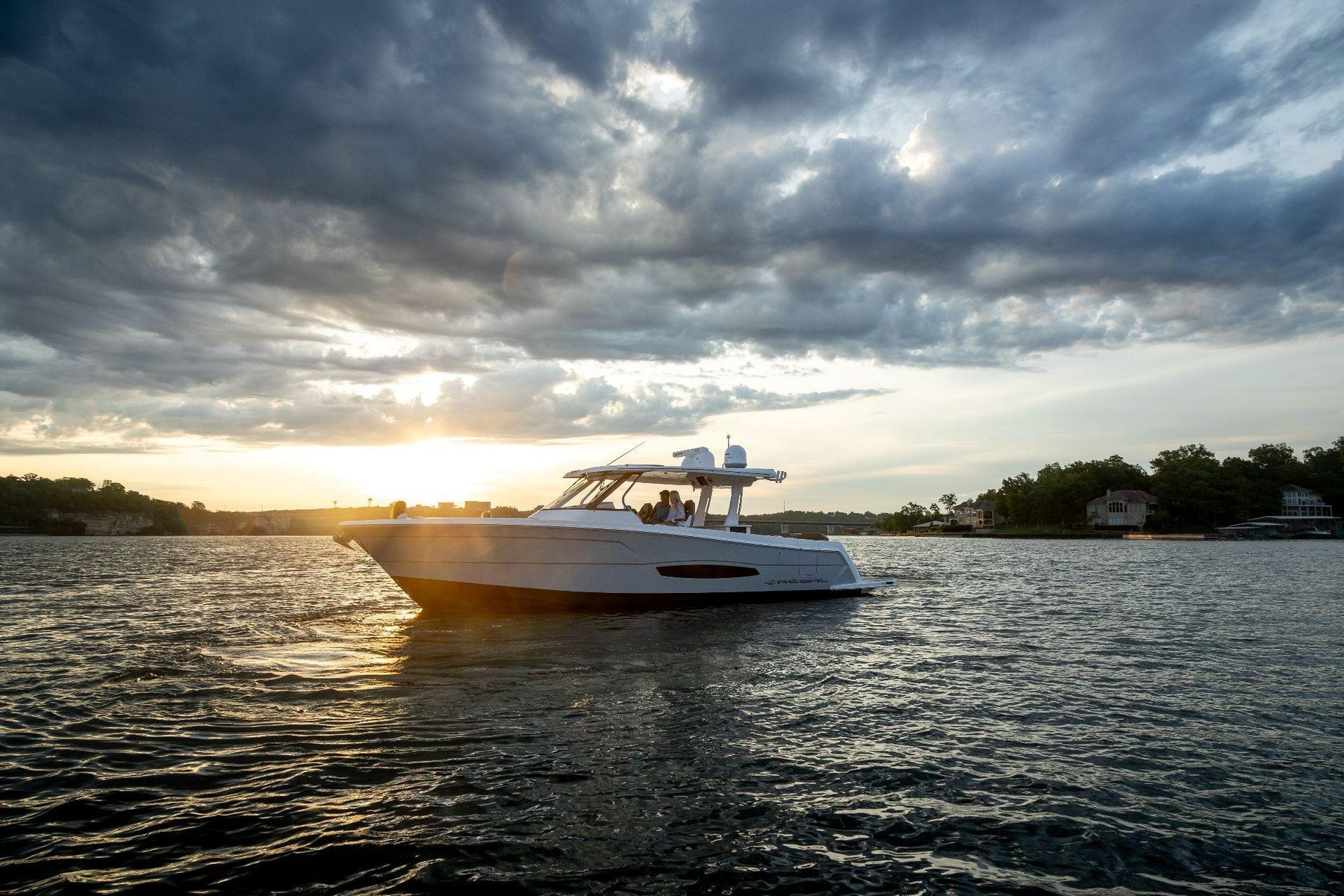 regal 38 SAV Surf
