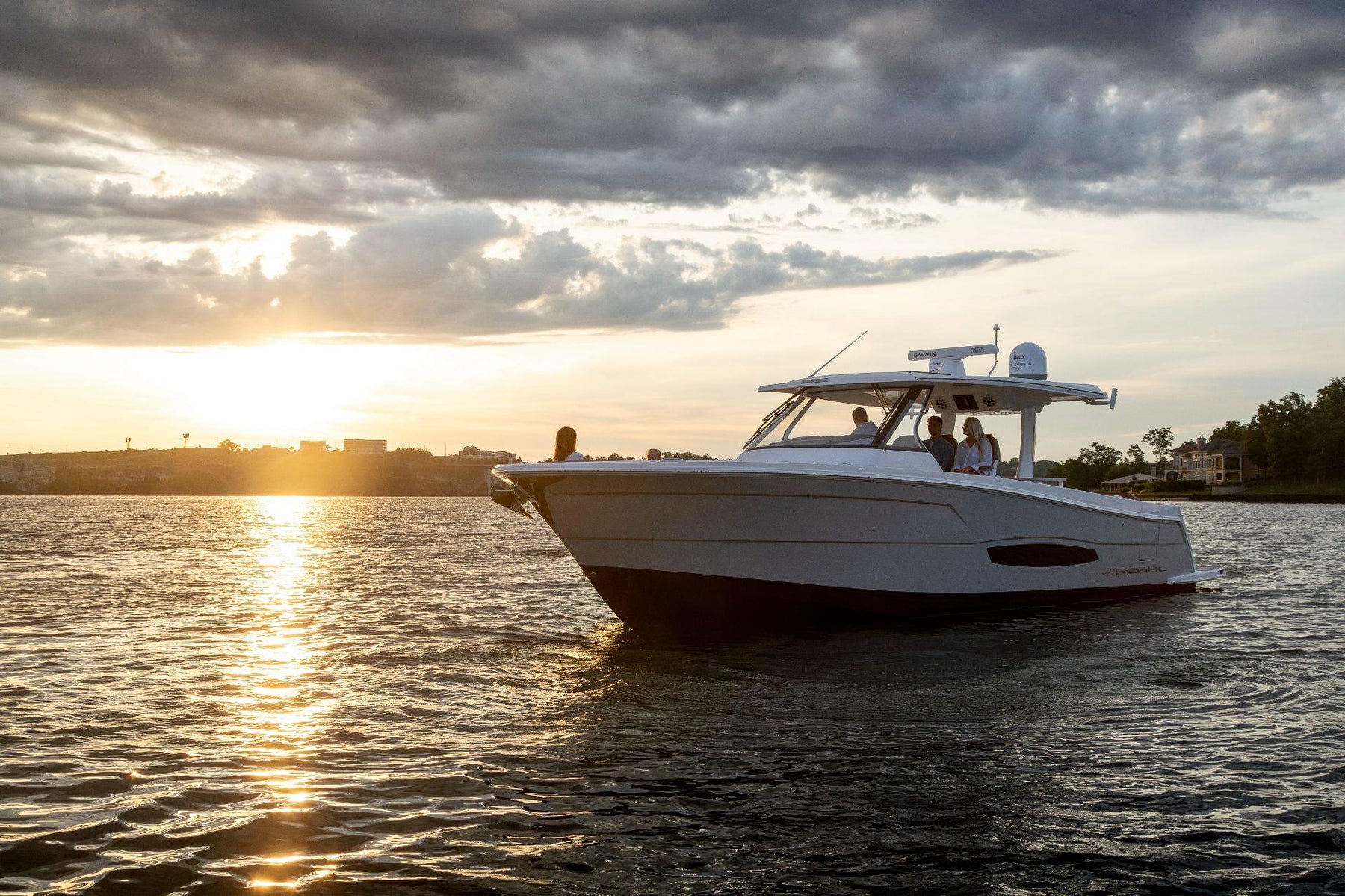 regal 38 SAV Surf