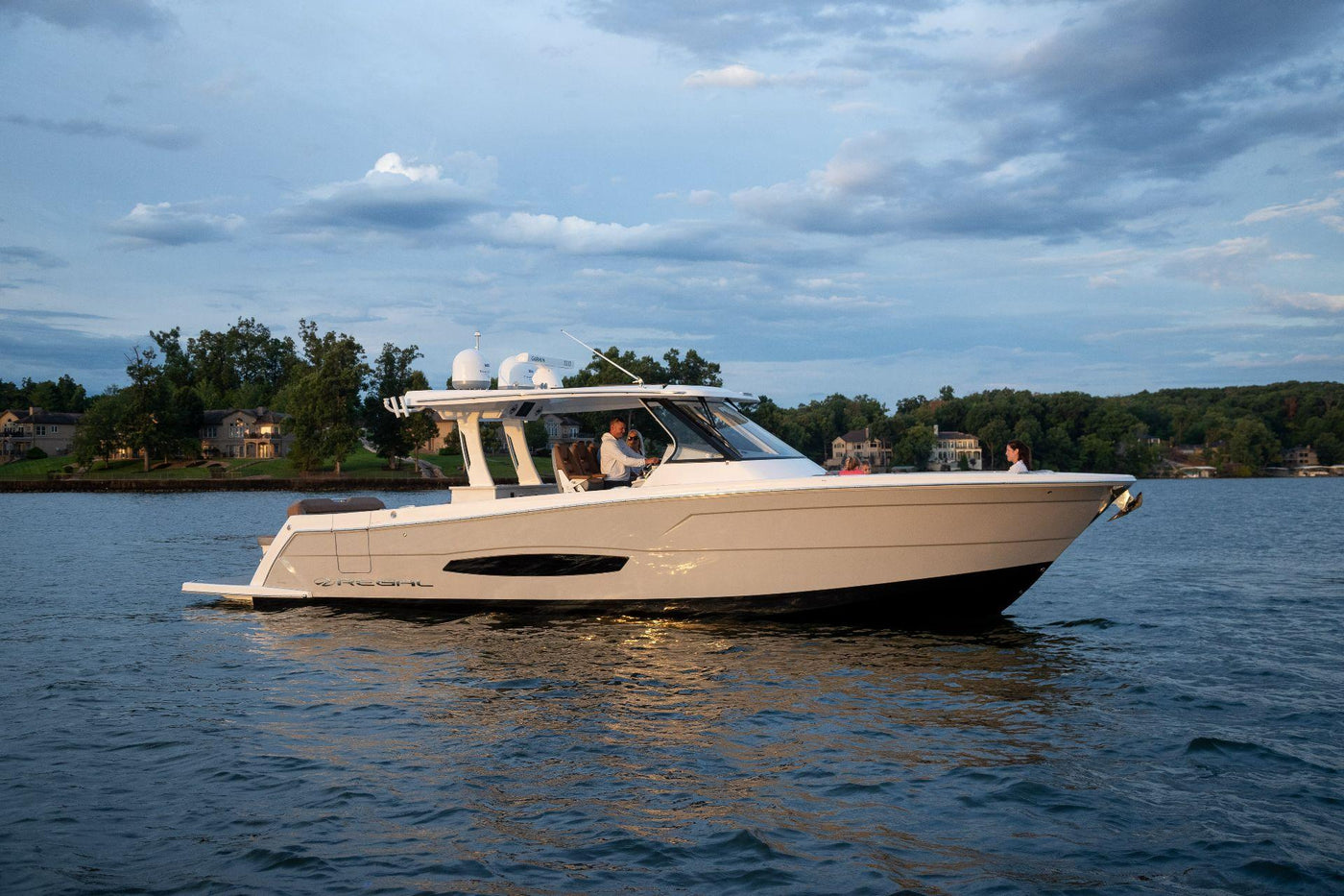 regal 38 SAV Surf - image 54