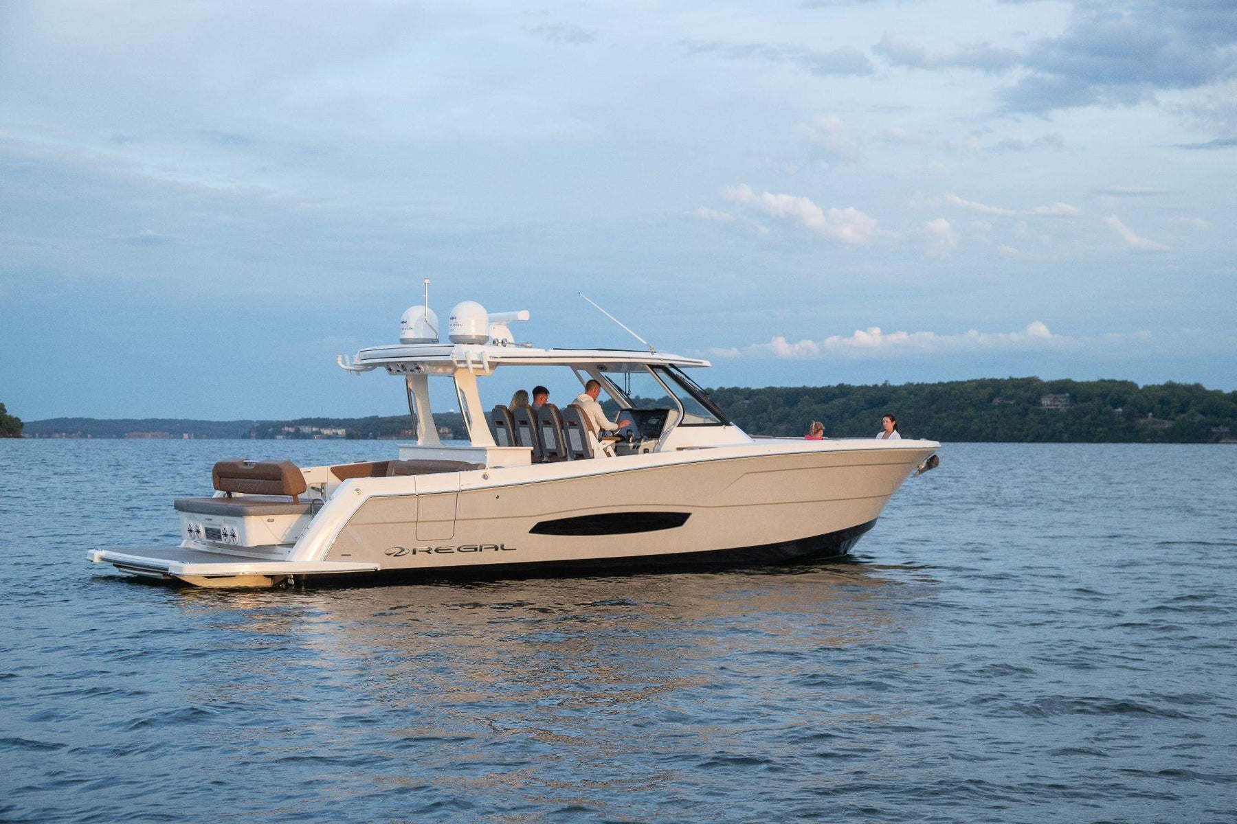 regal 38 SAV Surf