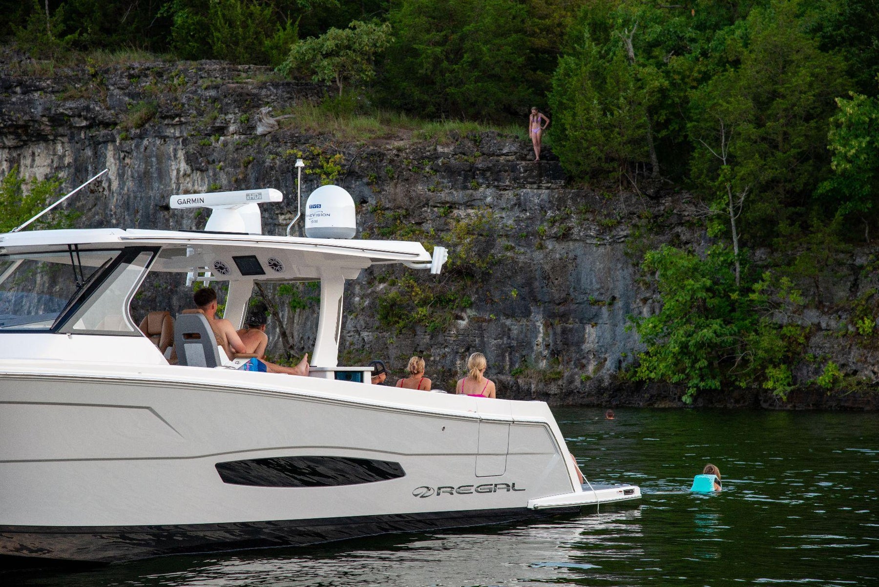 regal 38 SAV Surf