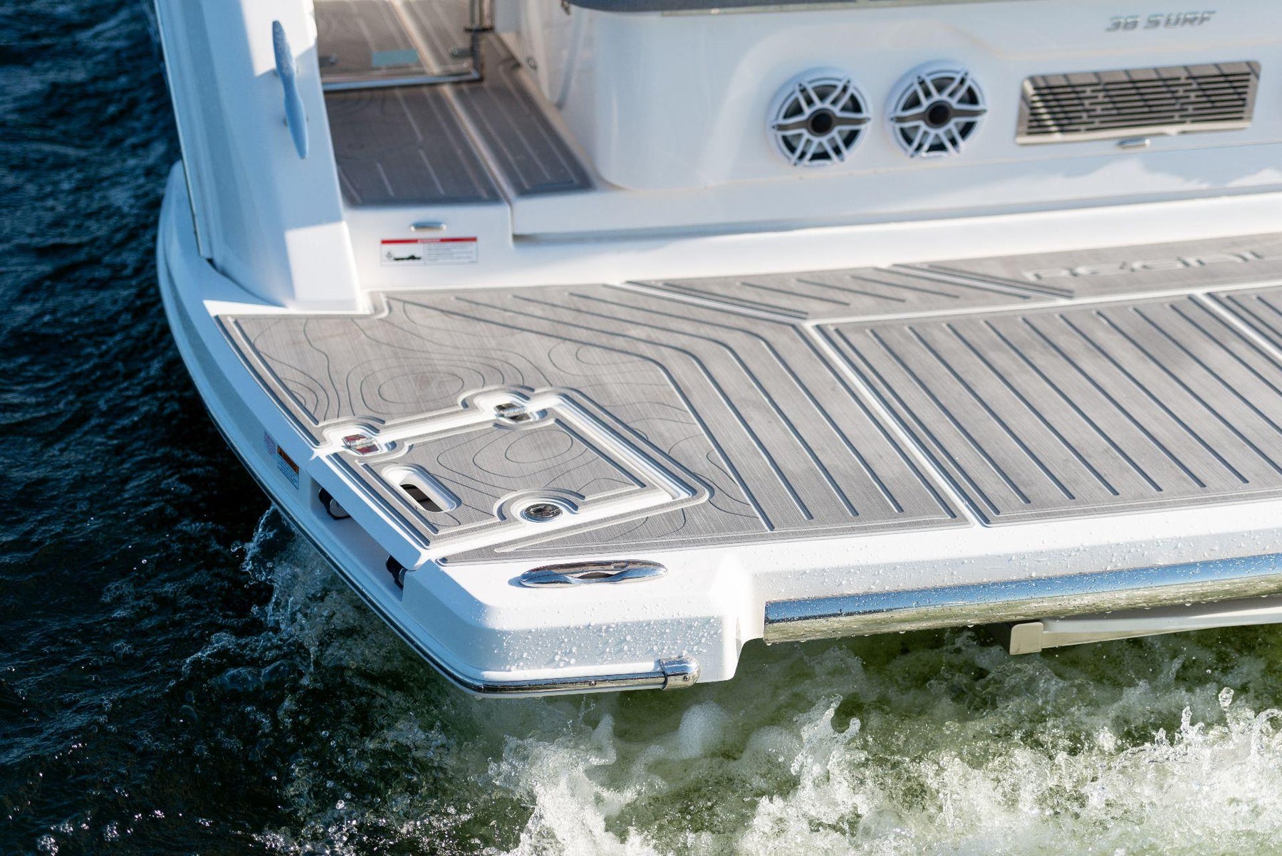 regal 38 SAV Surf