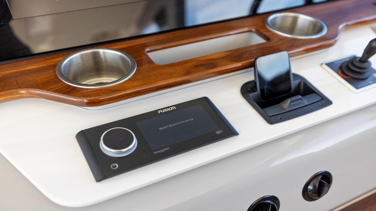 Regal LX43 - image 104